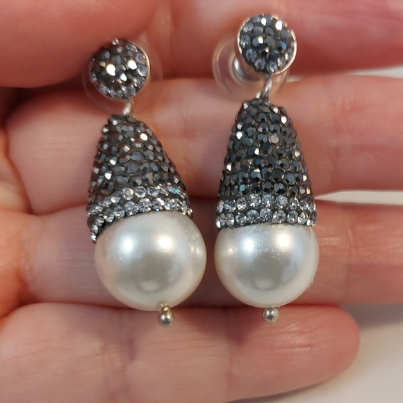 Vtg faux pearl crystald post dangle earrings - Picture 9 of 9